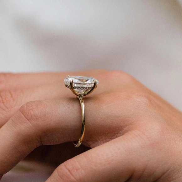 Certified 3ct. t.w. Moissanite Diamond Oval Crushed Ice 10K Yellow Gold Ring NEW - Picture 10 of 14